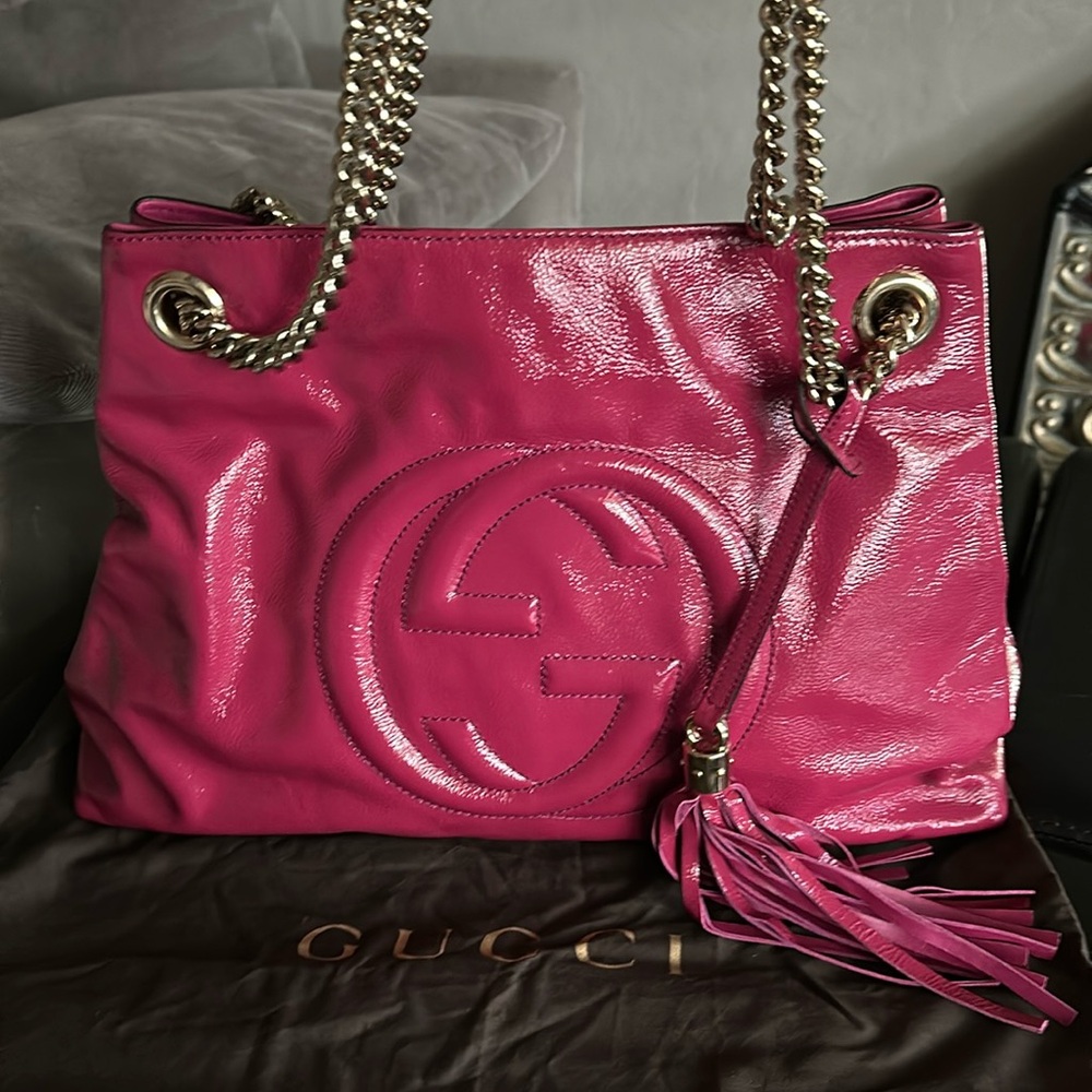 GUCCI Interlocking G Soho Medium Chain tote